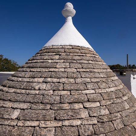 Villa With Trullo And Pool, アルベロベッロ エクステリア 写真